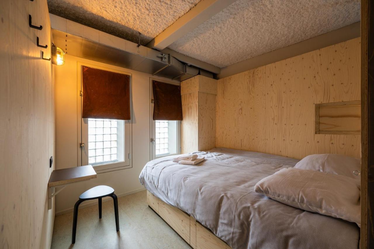 Hostel Het Archief ซโวลเลอ ภายนอก รูปภาพ